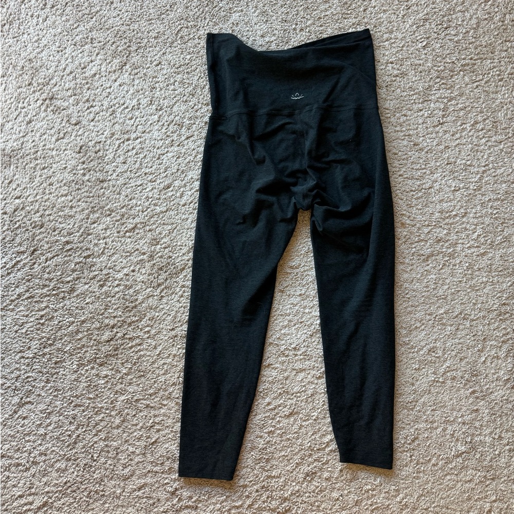 Beyond Yoga Spacedye Love The Bump Capri Maternity Legging Size Large - Picture 2 of 3